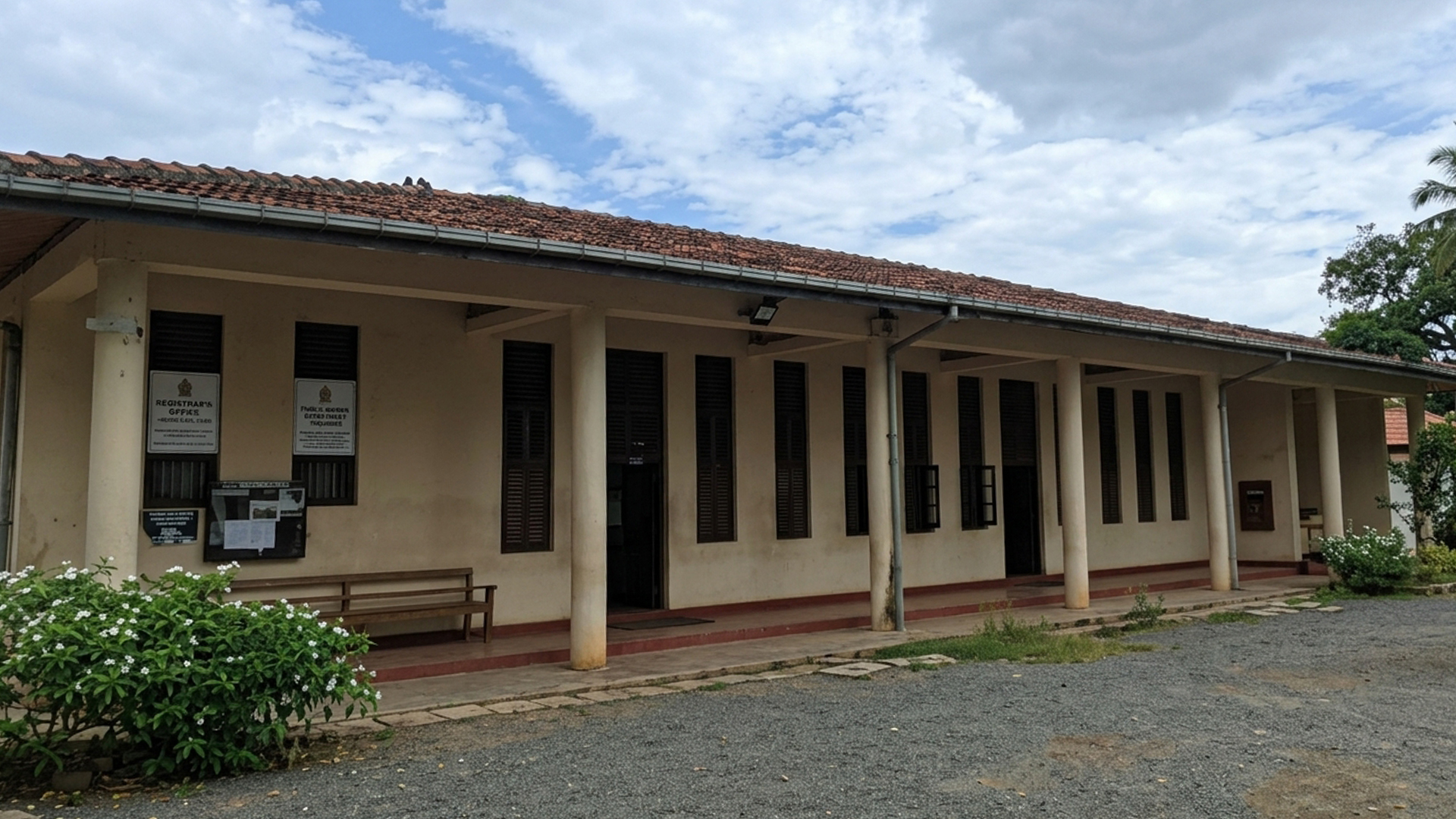 Angunakolapelessa Court Room